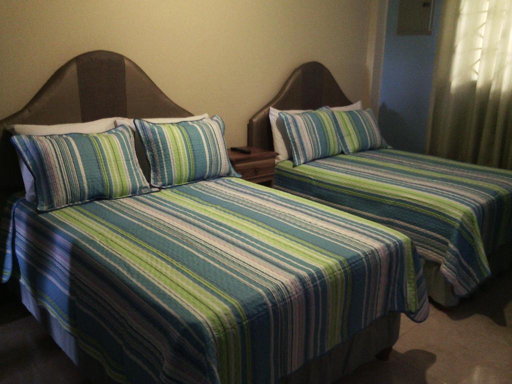 Hotel Tropik Leadonna Montego Bay Szoba fotó