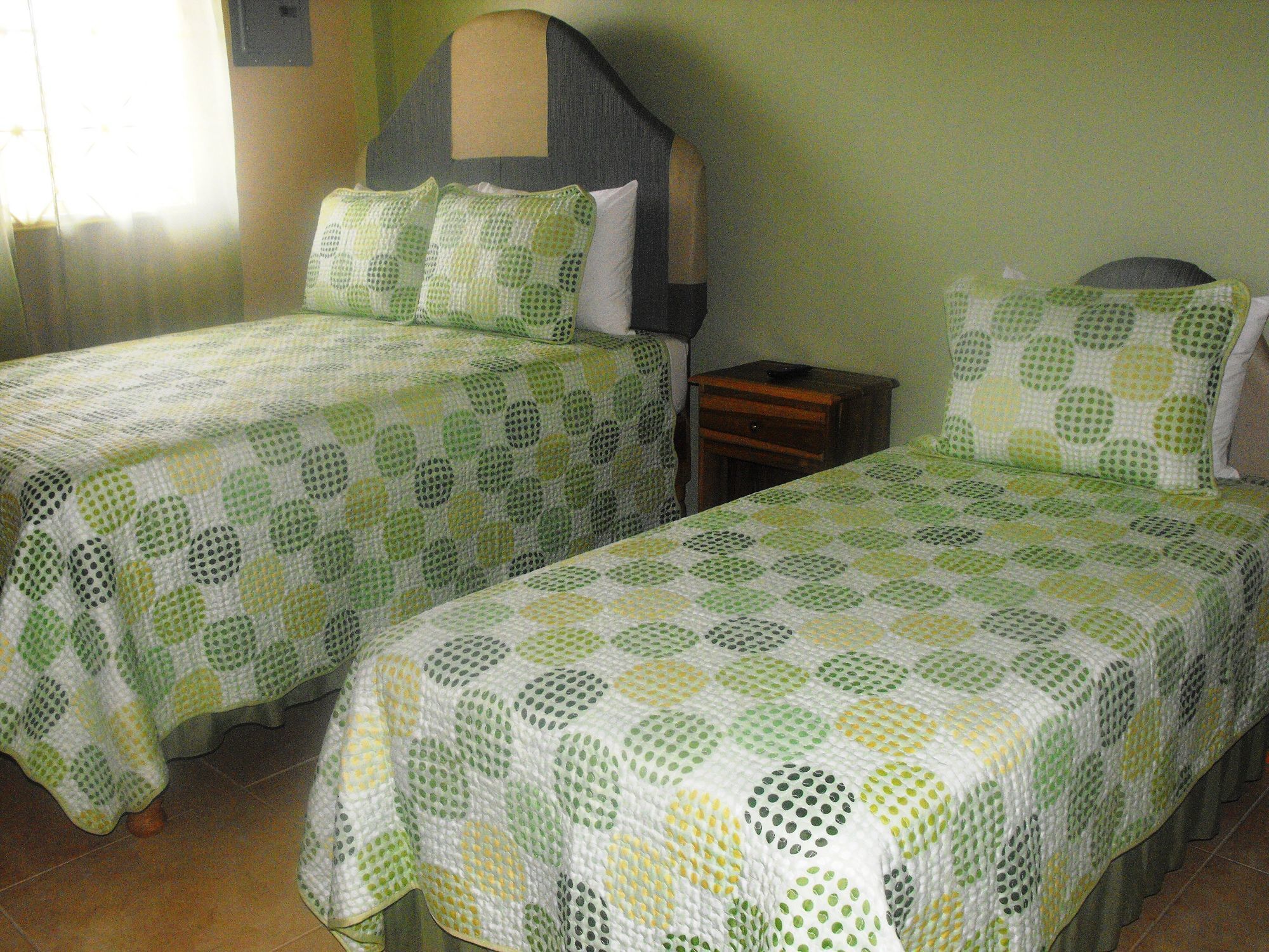 Hotel Tropik Leadonna Montego Bay Kültér fotó